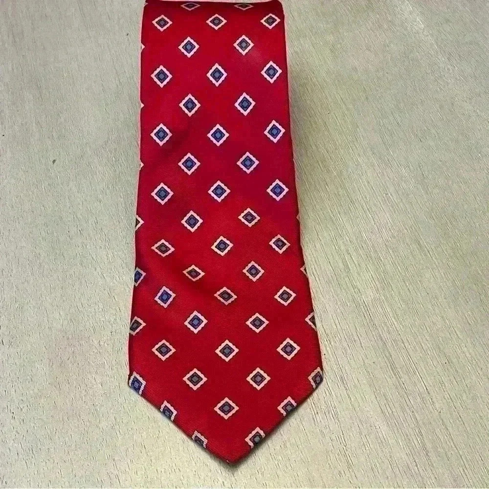 Burberry’s Silk Men’s Necktie